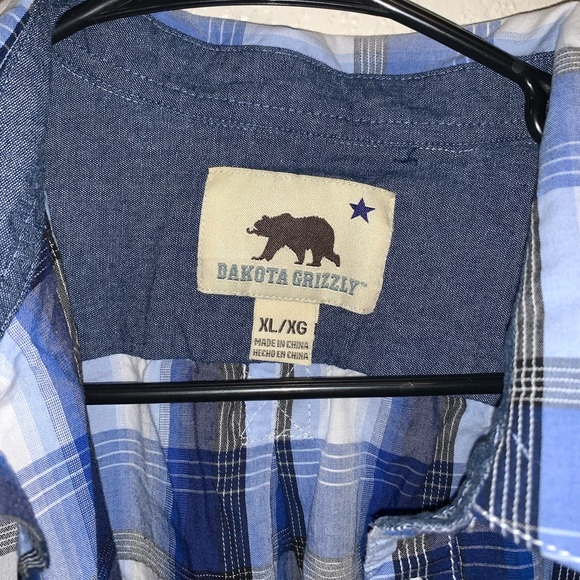 NWOT Men’s Short Sleeve Button Up - Picture 2 of 3